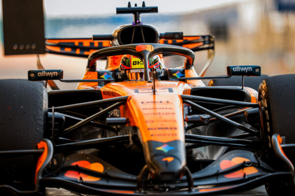 Häkkinen looft Piastri na eerste titelstrijd: ‘Oscar reed echt prachtig’