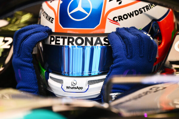 F1-tests Bahrein | Antonelli strandt op de baan, veroorzaakt rode vlag