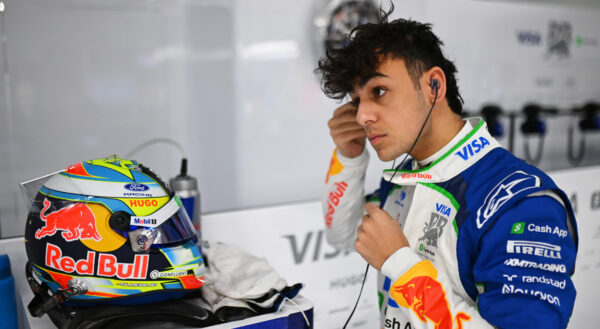 Eerste indrukken van F1-rookie Arvid Lindblad: ‘Kalm en professioneel’, zegt Racing Bulls