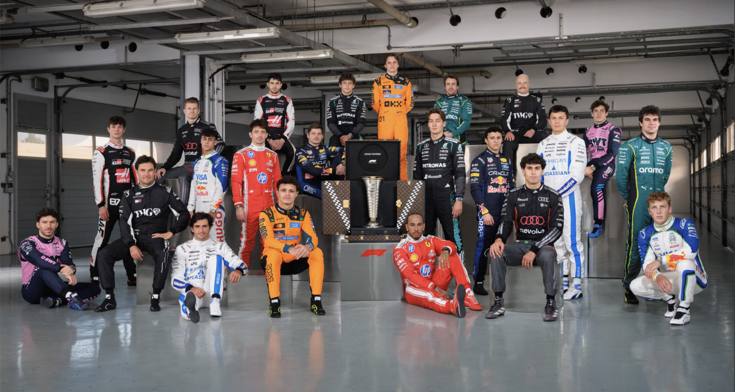 VIDEO | Formule 1-coureurs nemen nieuwe groepsfoto voor 2026