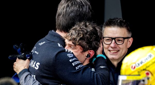 Steiner straft ijdele Toto Wolff na radioboodschap aan Antonelli: ‘Pure zelfpromotie’
