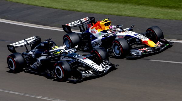 Oude vete laait op! Lawson haalt hard uit na clash met Pérez: ‘Die gast is waardeloos’