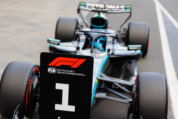 Russell maakt favorietenrol waar in Australië: ‘Blij toen ik over de finish kwam’