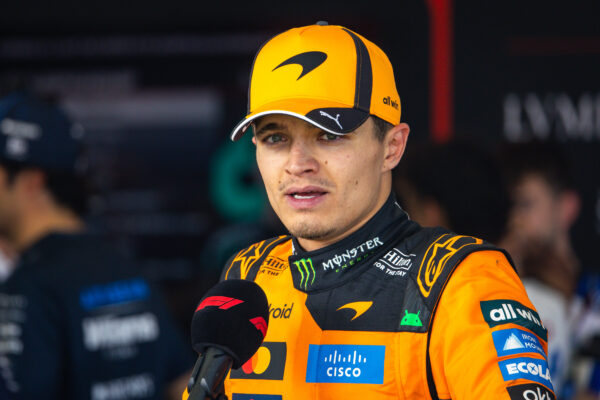 Norris ziet achterstand McLaren op de topteams: ‘Dat doet pijn na afgelopen jaren’