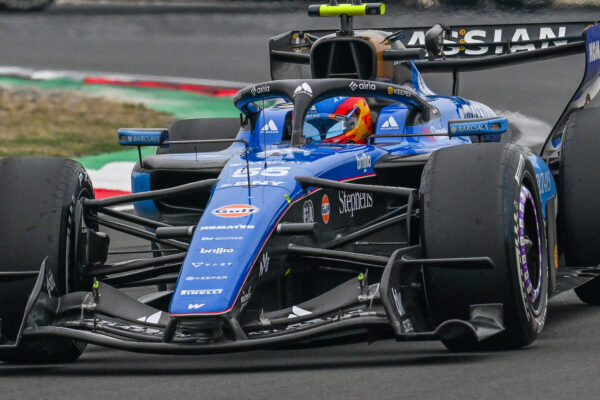 Williams-teambaas Vowles wijst probleem FW48 aan: ‘Twintig kilo overgewicht’