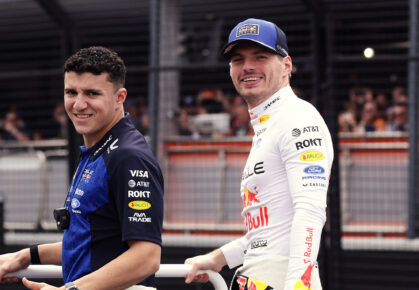 Isack Hadjar en Max Verstappen