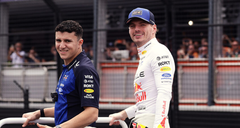Isack Hadjar en Max Verstappen