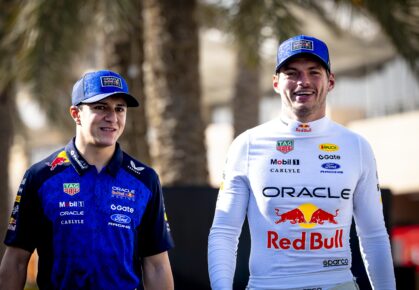 Isack Hadjar en Max Verstappen