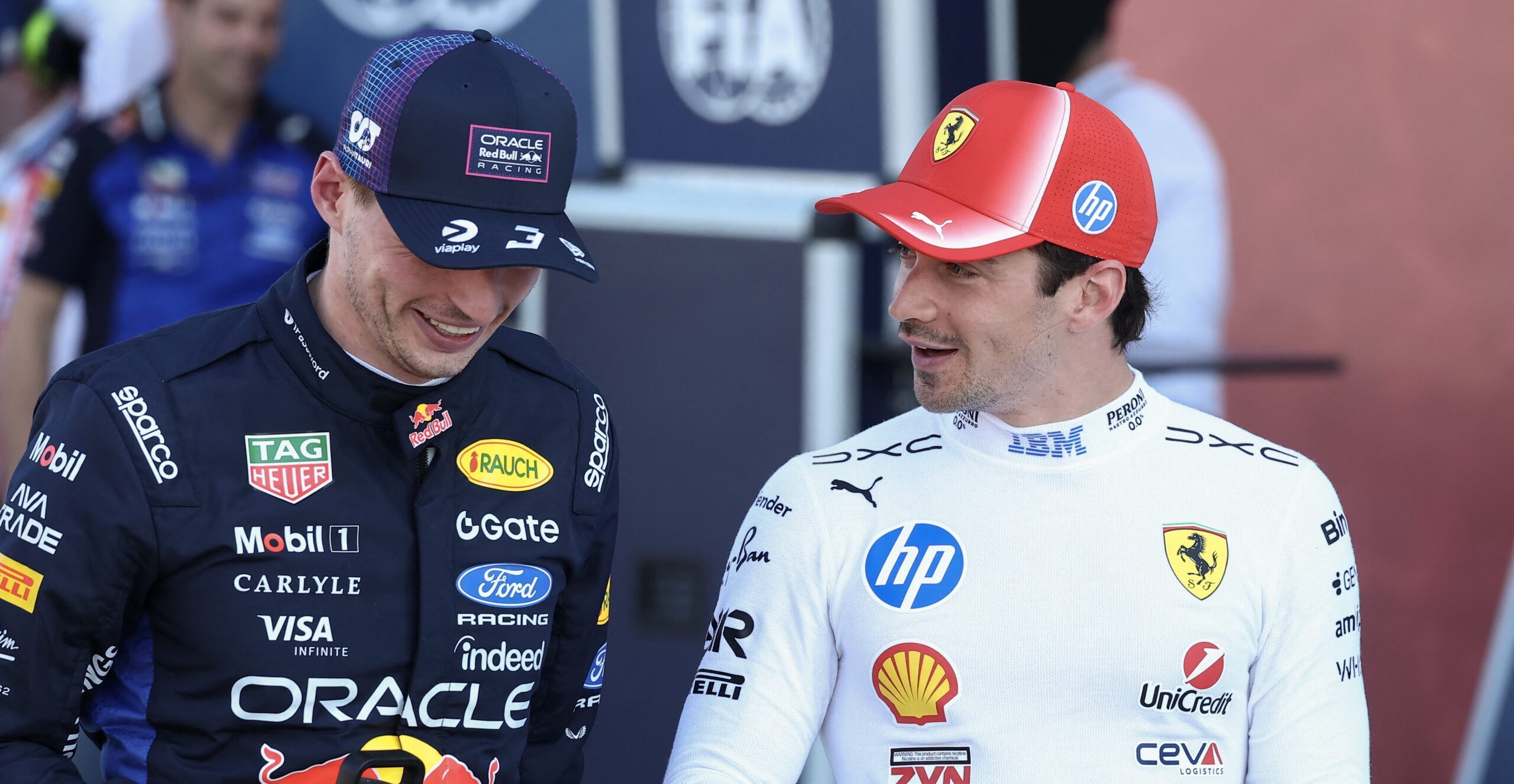 Max Verstappen en Charles Leclerc