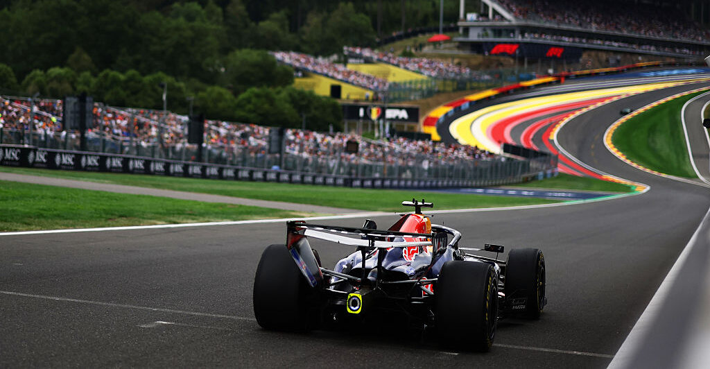 VT1 GP België: Max Verstappen verrast vriend en vijand met snelste tijd ...