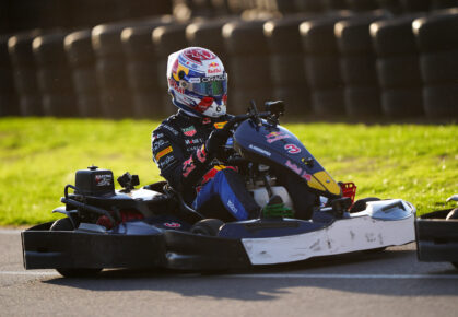 Max Verstappen 1v100