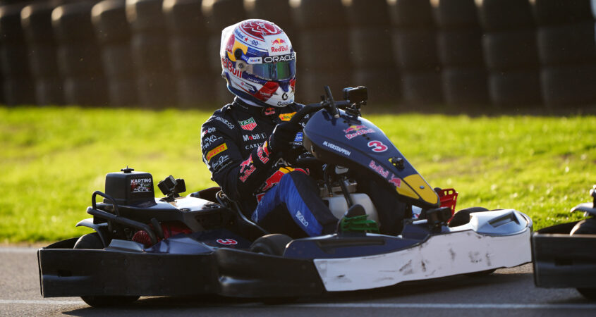 Max Verstappen 1v100